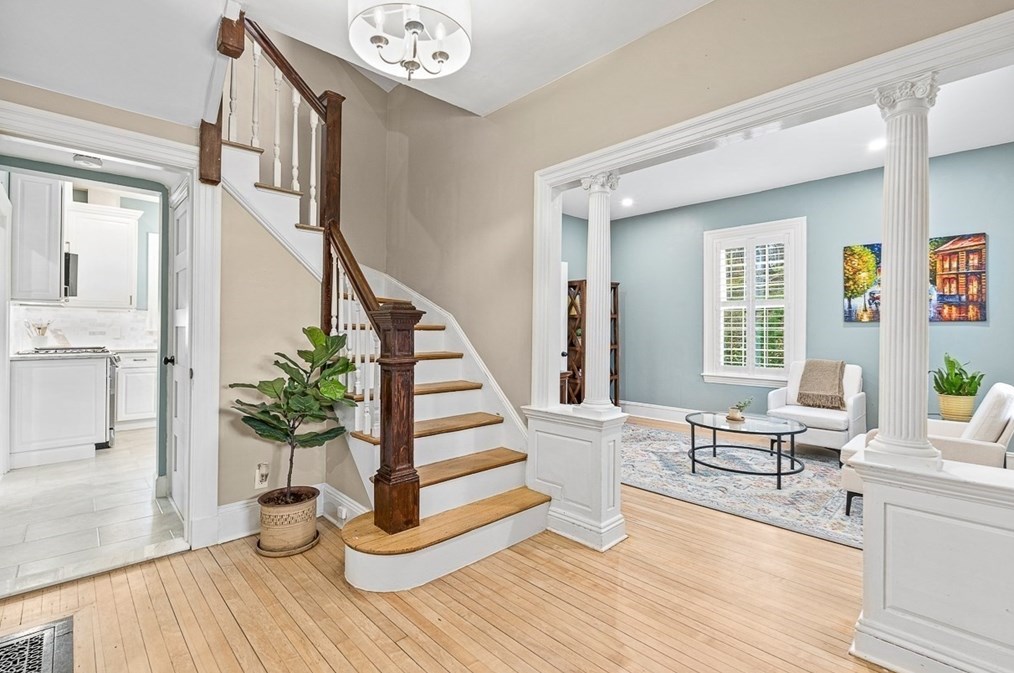 225 Weston St, Waltham MA  02453-1709 exterior