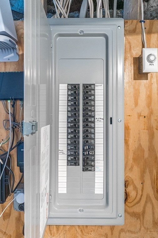 225 Weston St, Waltham MA  02453-1709 exterior