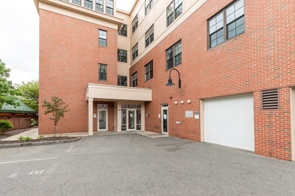 26 New Derby St, Salem MA 01970-3896 exterior