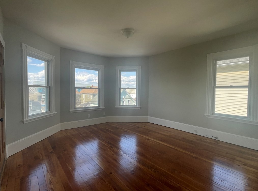 48 Woodlawn St, New Bedford MA  02744-1527 exterior