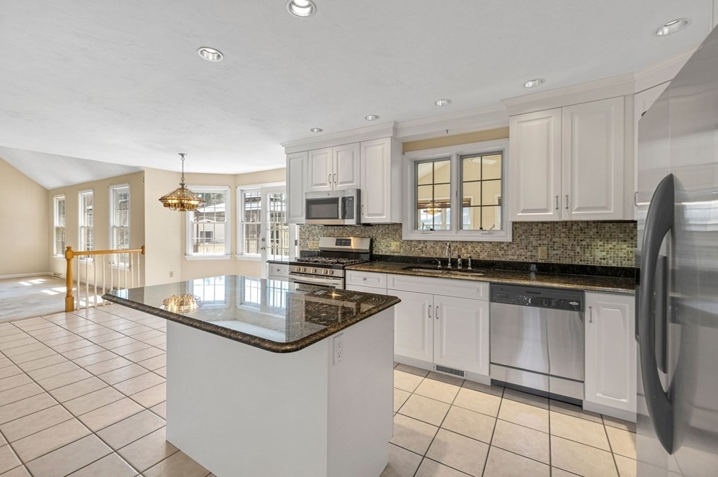 68 Pln St, Norton MA  02766-2818 exterior