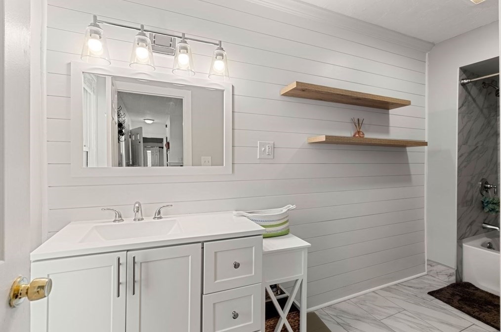 63 New Ocean St, Swampscott MA  01907-1831 exterior