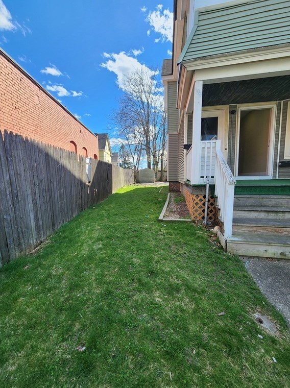 192 Dickinson St, Springfield MA  01108-1267 exterior