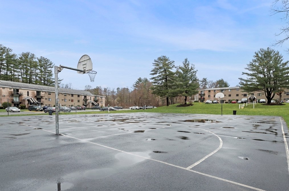 440 North Ave, Haverhill MA 01830-1550 exterior