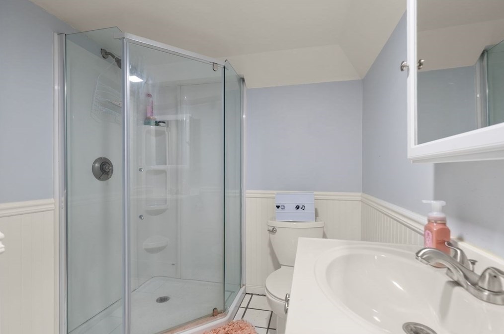 326 Main St, East Bridgewater MA 02324-1476 exterior