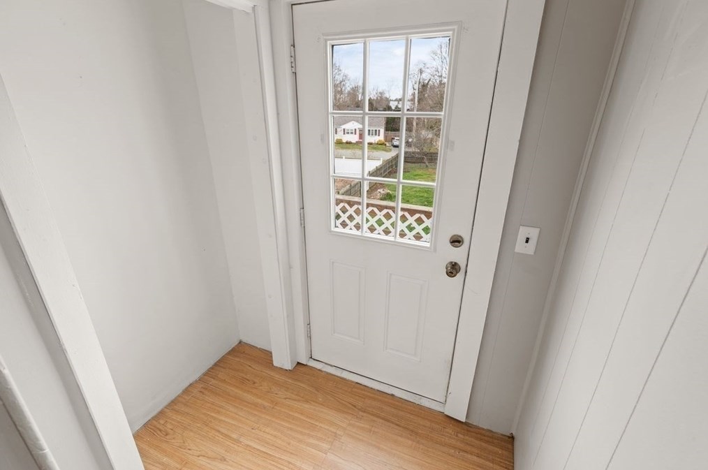 326 Main St, East Bridgewater MA 02324-1476 exterior