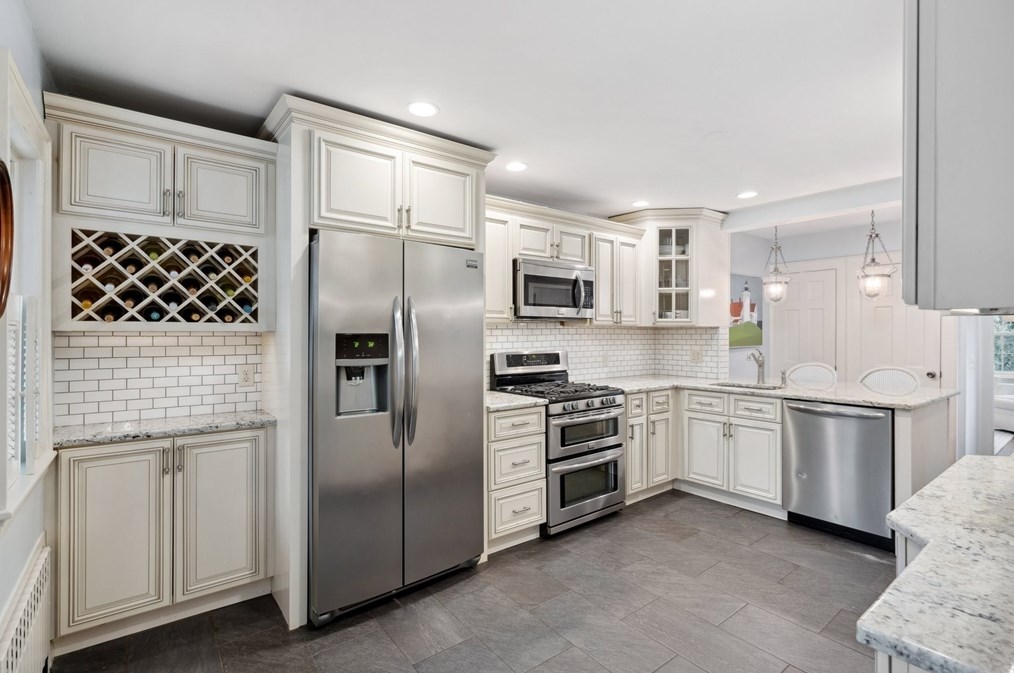 12 Cherry Ln, Dedham MA  02026-3104 exterior