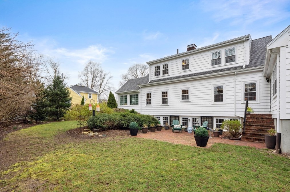 12 Cherry Ln, Dedham MA  02026-3104 exterior