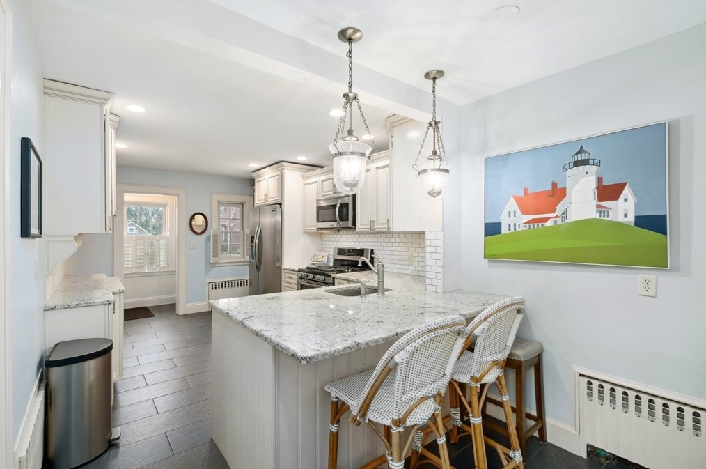 12 Cherry Ln, Dedham MA  02026-3104 exterior