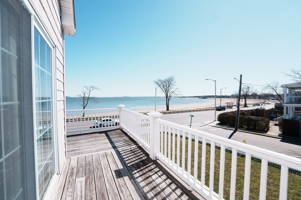 433 Quincy Shore Dr, Quincy MA 02171-2061 exterior