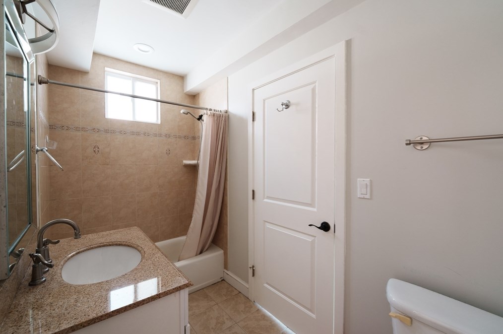 433 Quincy Shore Dr, Quincy MA 02171-2061 exterior