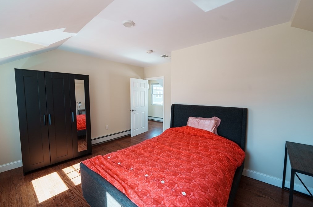 433 Quincy Shore Dr, Quincy MA 02171-2061 exterior