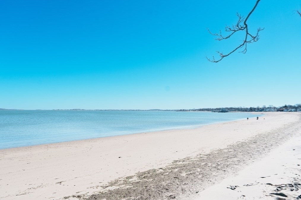 433 Quincy Shore Dr, Quincy MA 02171-2061 exterior