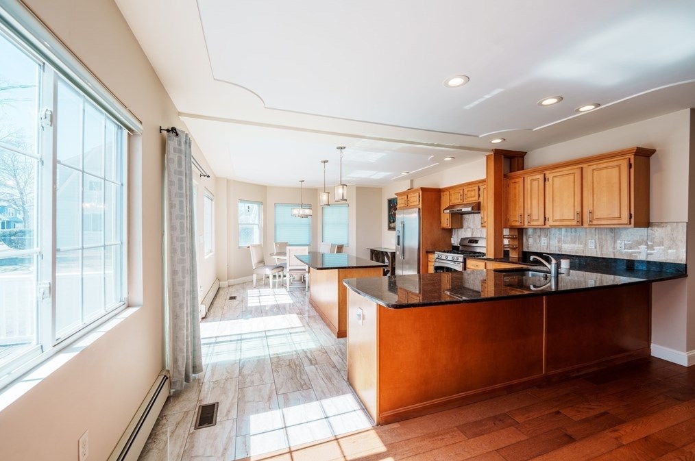 433 Quincy Shore Dr, Quincy MA 02171-2061 exterior