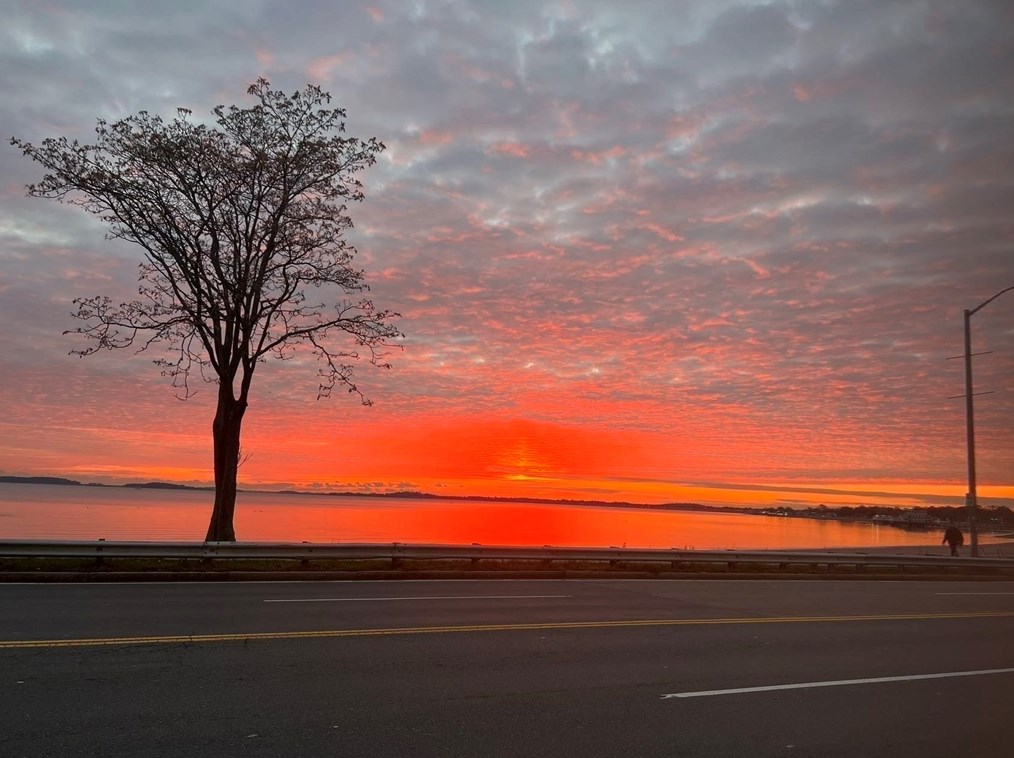 433 Quincy Shore Dr, Quincy MA 02171-2061 exterior