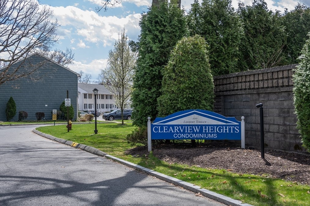 200 Lambert Ter, Chicopee MA  01020-1069 exterior