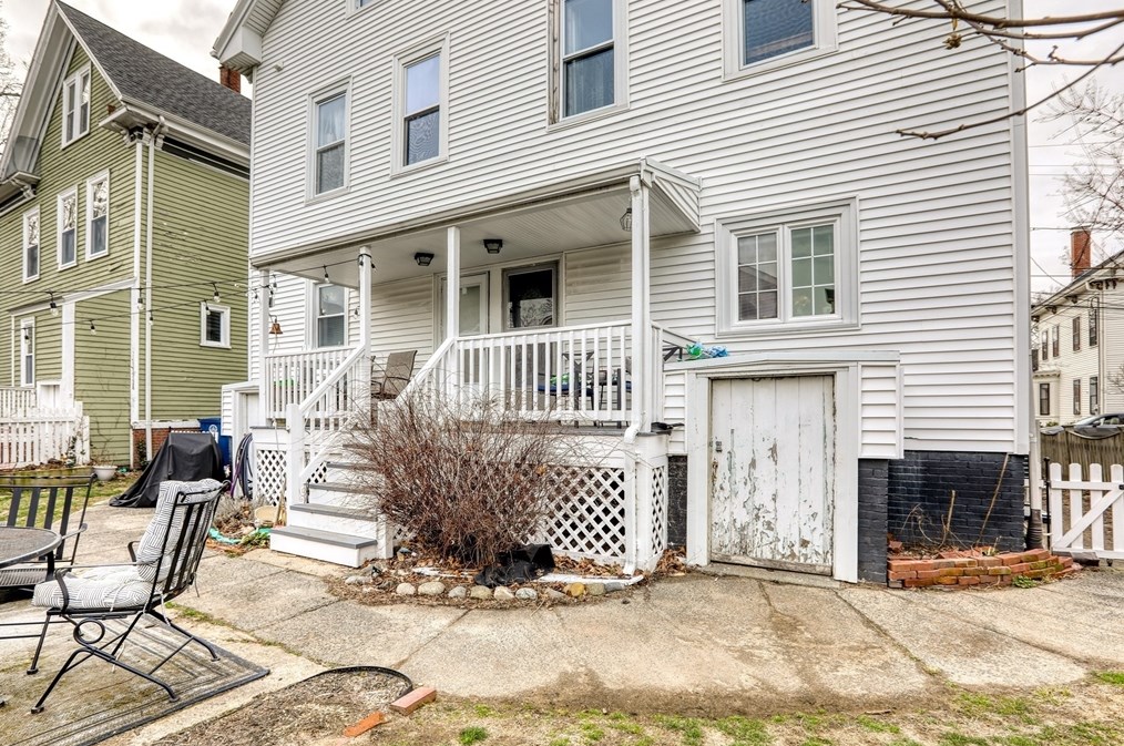 6 Boardman St, Salem MA  01970-4006 exterior