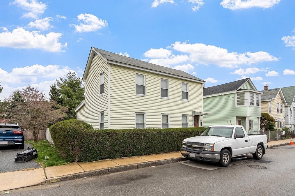 36 North St, Lowell MA  01852-2637 exterior