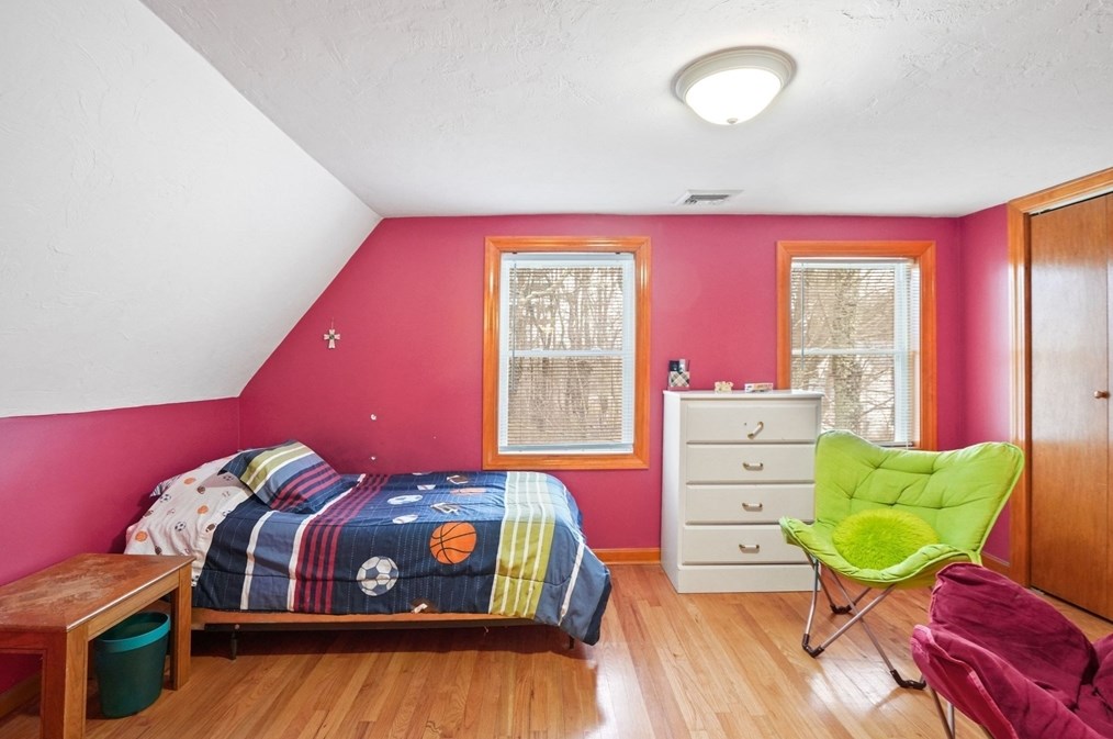 1 Beacon St, West Bridgewater MA 02379-1418 exterior