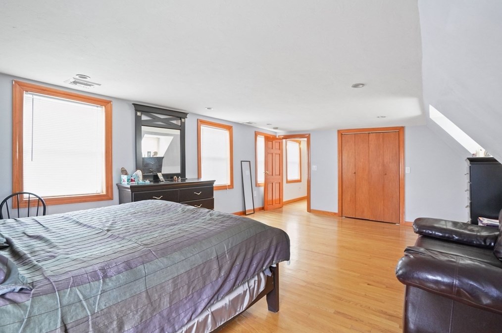 1 Beacon St, West Bridgewater MA 02379-1418 exterior