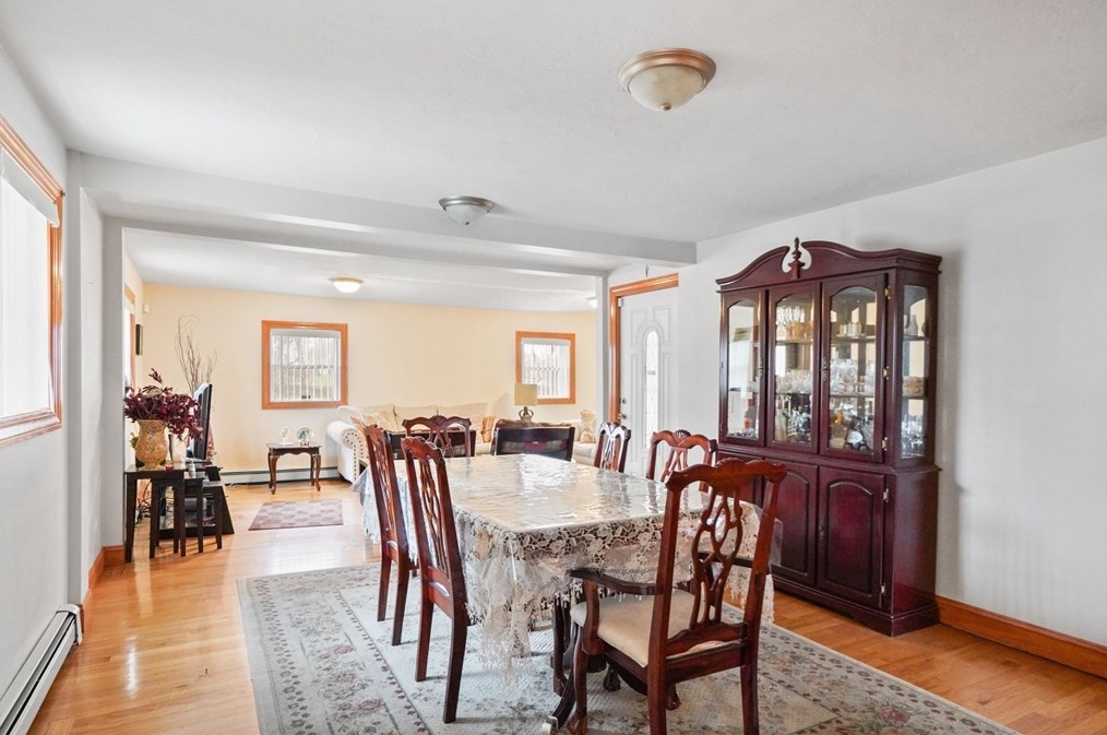 1 Beacon St, West Bridgewater MA 02379-1418 exterior