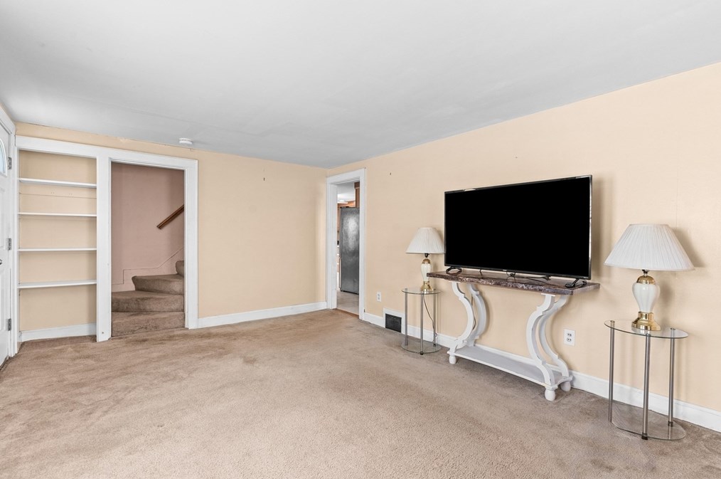 118 Lowell Rd, Pepperell MA  01463-1716 exterior