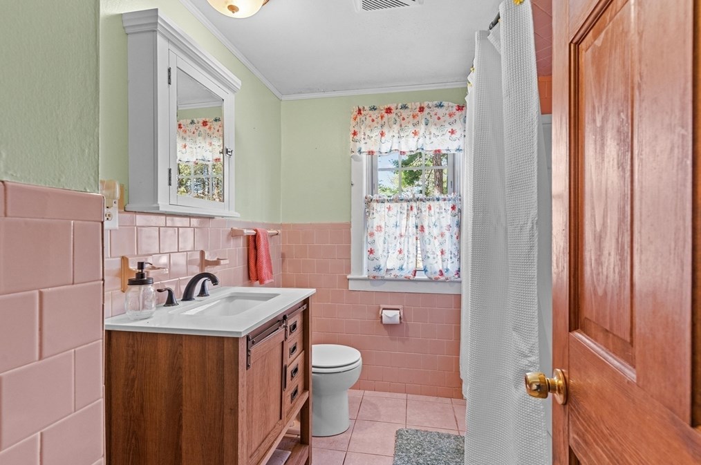 118 Lowell Rd, Pepperell MA  01463-1716 exterior