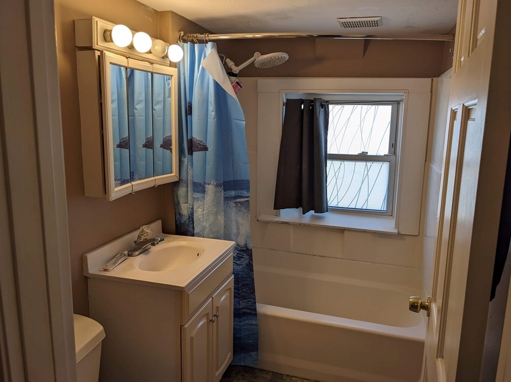 95 Blossom St, Haverhill MA  01835-7244 exterior