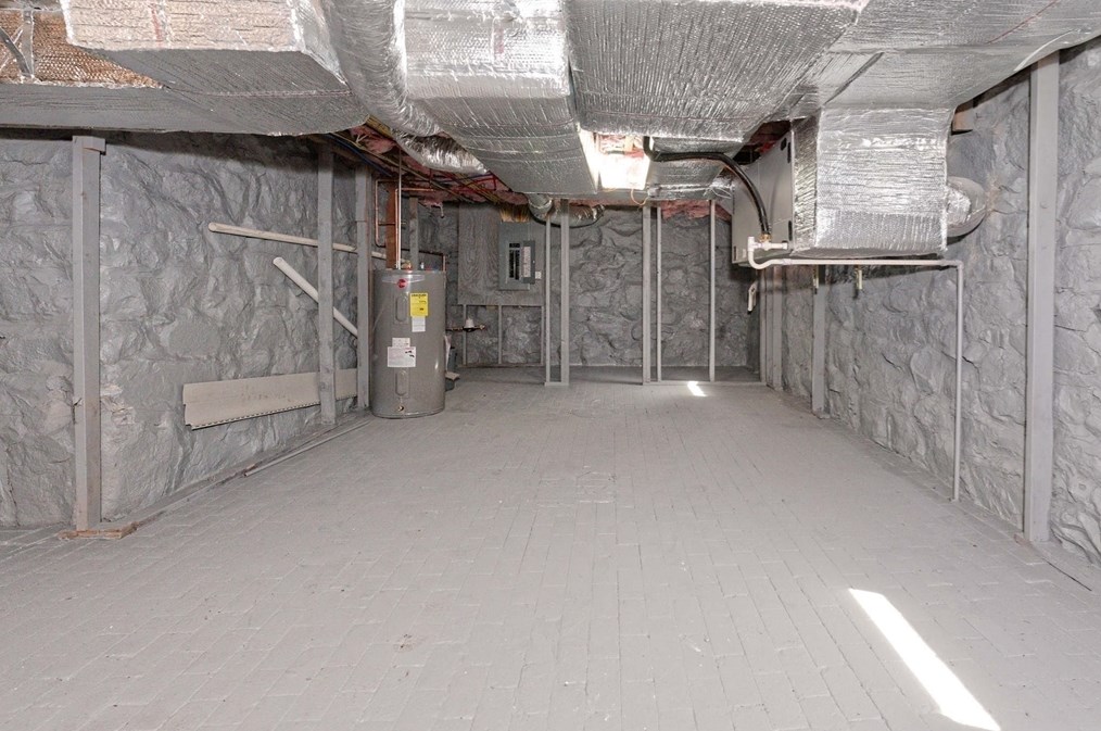 45 Pleasant St, Medfield MA  02052-2613 exterior