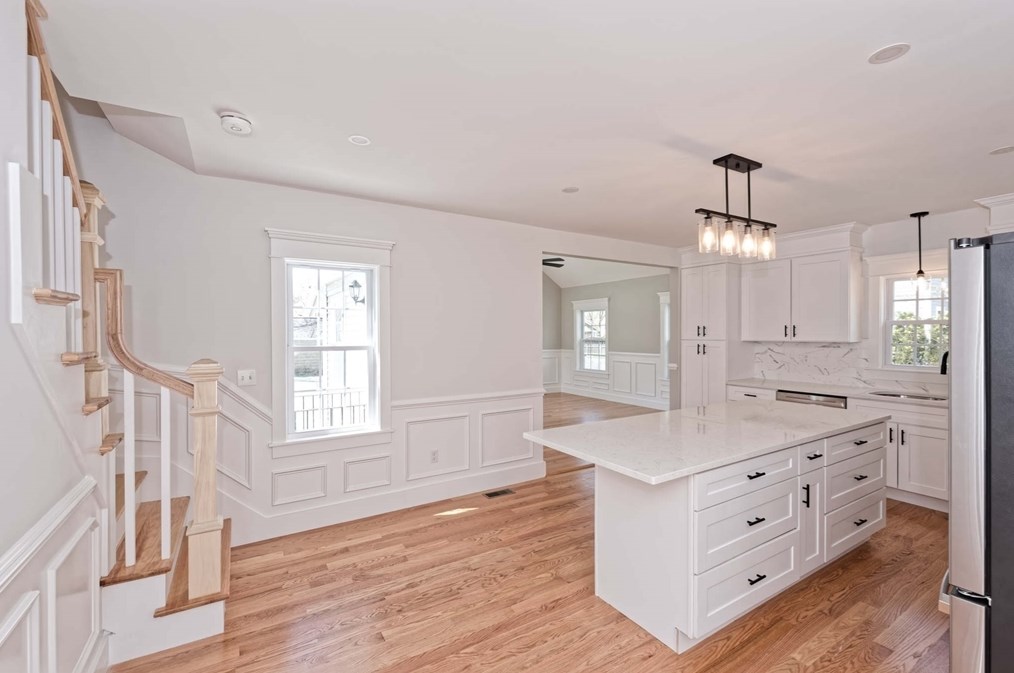 45 Pleasant St, Medfield MA  02052-2613 exterior