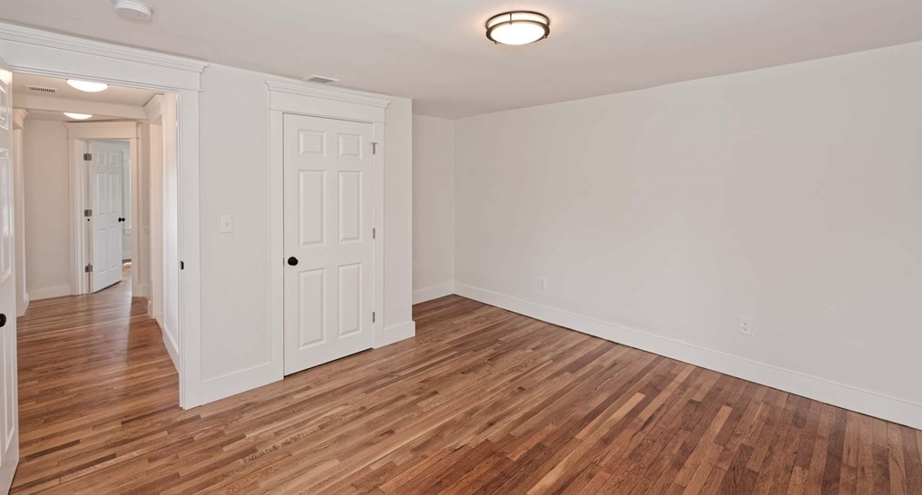 45 Pleasant St, Medfield MA  02052-2613 exterior