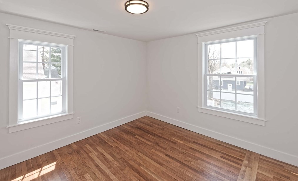 45 Pleasant St, Medfield MA  02052-2613 exterior