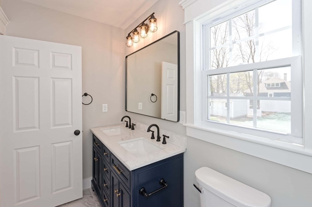 45 Pleasant St, Medfield MA  02052-2613 exterior