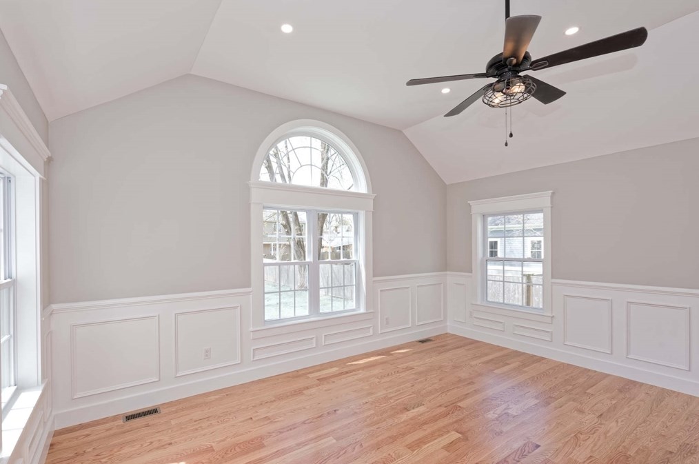 45 Pleasant St, Medfield MA  02052-2613 exterior