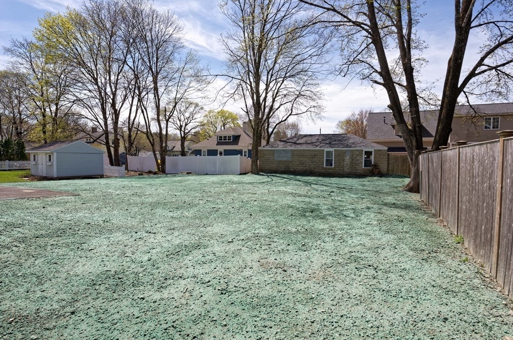 45 Pleasant St, Medfield MA  02052-2613 exterior