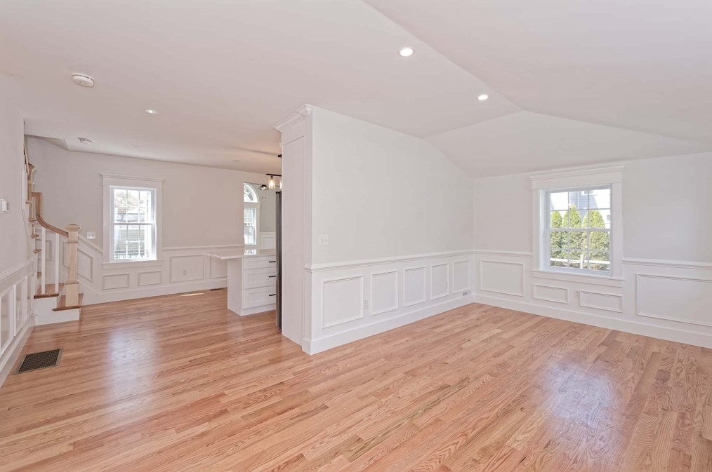 45 Pleasant St, Medfield MA  02052-2613 exterior