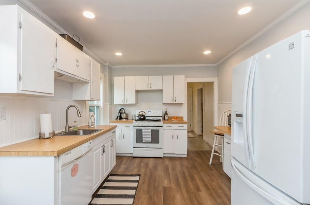 16 Carter St, Hudson MA 01749-1507 exterior