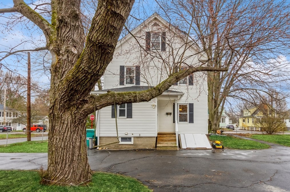 16 Carter St, Hudson MA 01749-1507 exterior