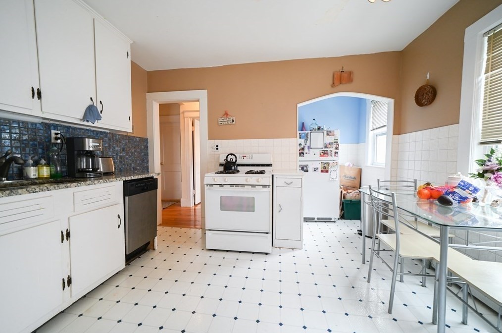 16 Kondazian St, Watertown MA 02472-2830 exterior