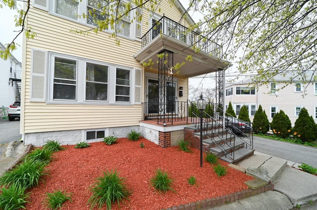 16 Kondazian St, Watertown MA 02472-2830 exterior