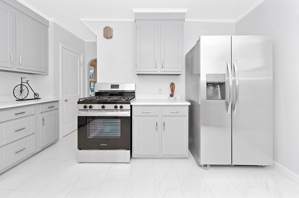 50 Cheriton Rd, Quincy MA 02170-1934 exterior