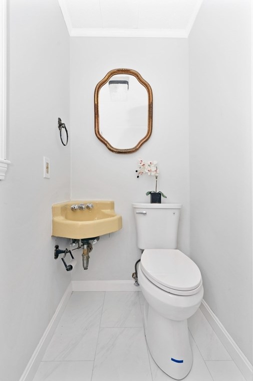 50 Cheriton Rd, Quincy MA 02170-1934 exterior