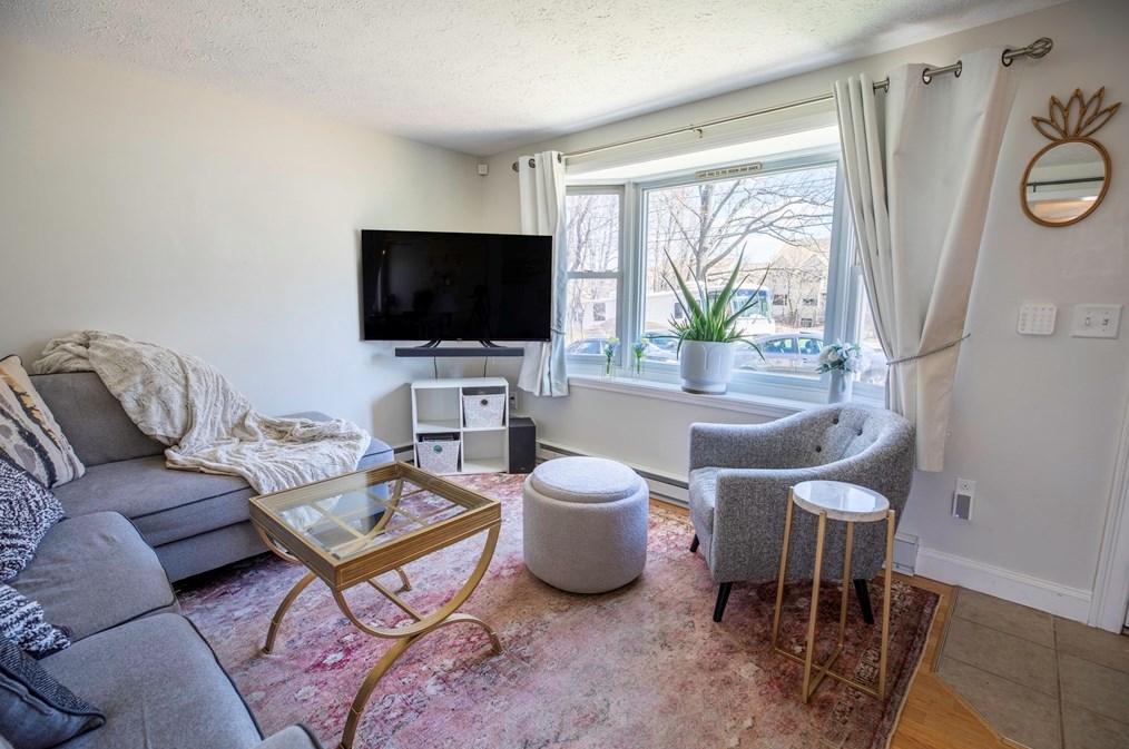 12 Lebanon St, Worcester MA  01603-1304 exterior