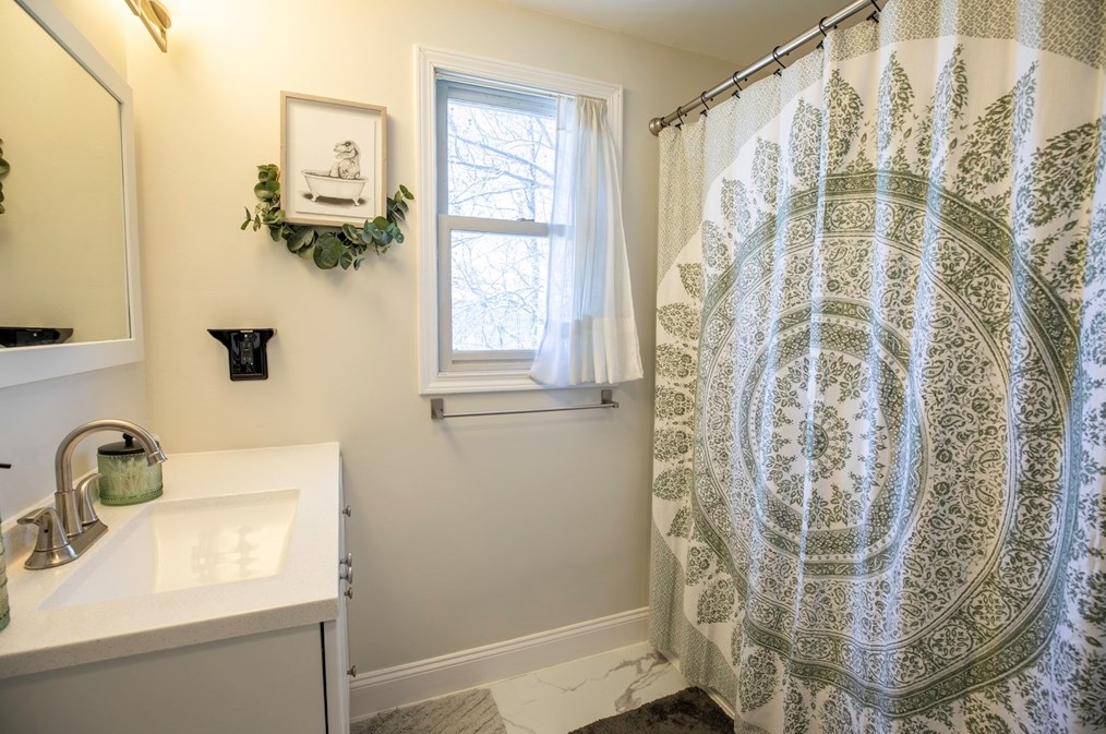 12 Lebanon St, Worcester MA  01603-1304 exterior