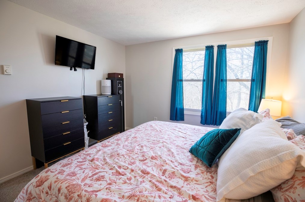 12 Lebanon St, Worcester MA  01603-1304 exterior