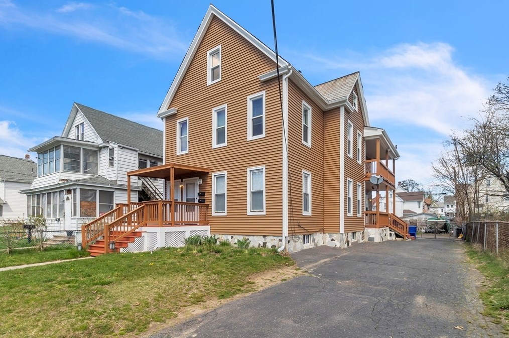 23 View St, Holyoke MA  01040-3522 exterior