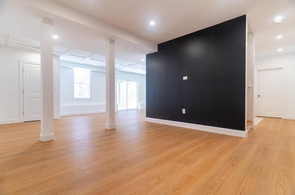 2389 West St, Wrentham MA  02093-1860 exterior