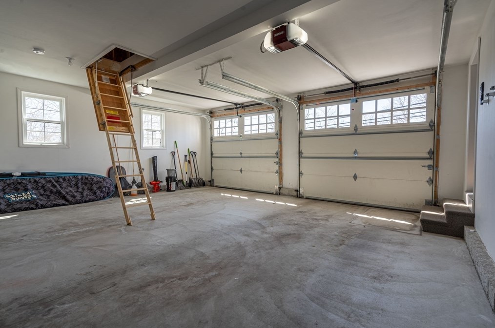 311 Pelham St, Methuen MA  01844-1476 exterior