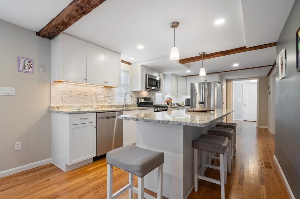 311 Pelham St, Methuen MA  01844-1476 exterior