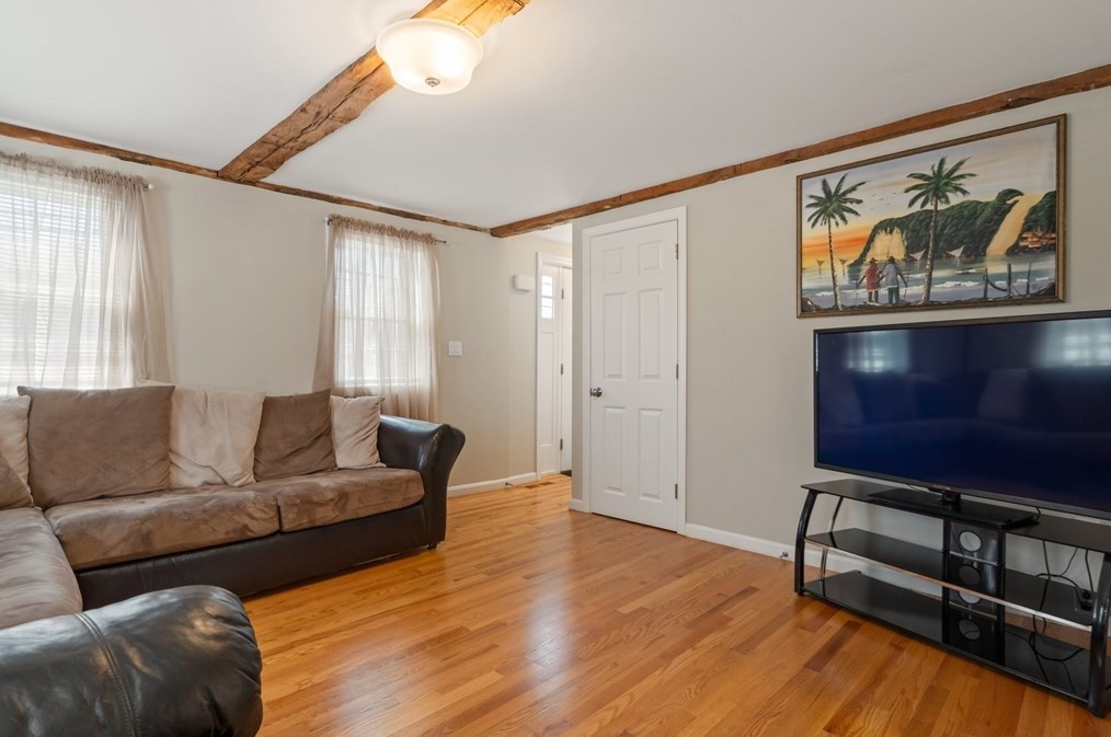 311 Pelham St, Methuen MA  01844-1476 exterior